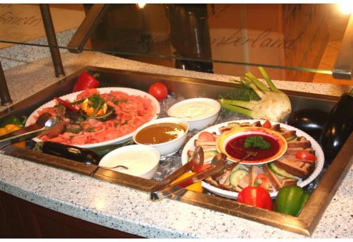 El buffet es completo y variado